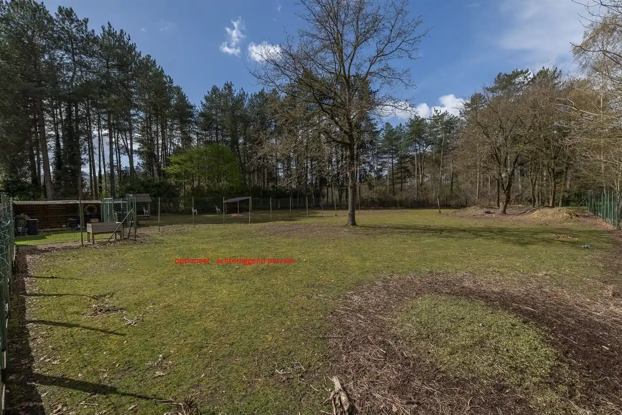 Villaperceel met klasse,  residentieel wonen omringd door groen. foto 12