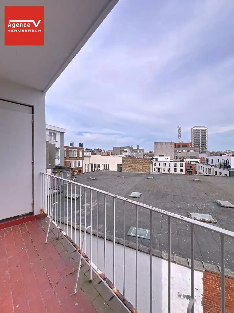 Lichtrijk en centraal gelegen 2-slkr appartement met lateraal parkzicht!  foto 18