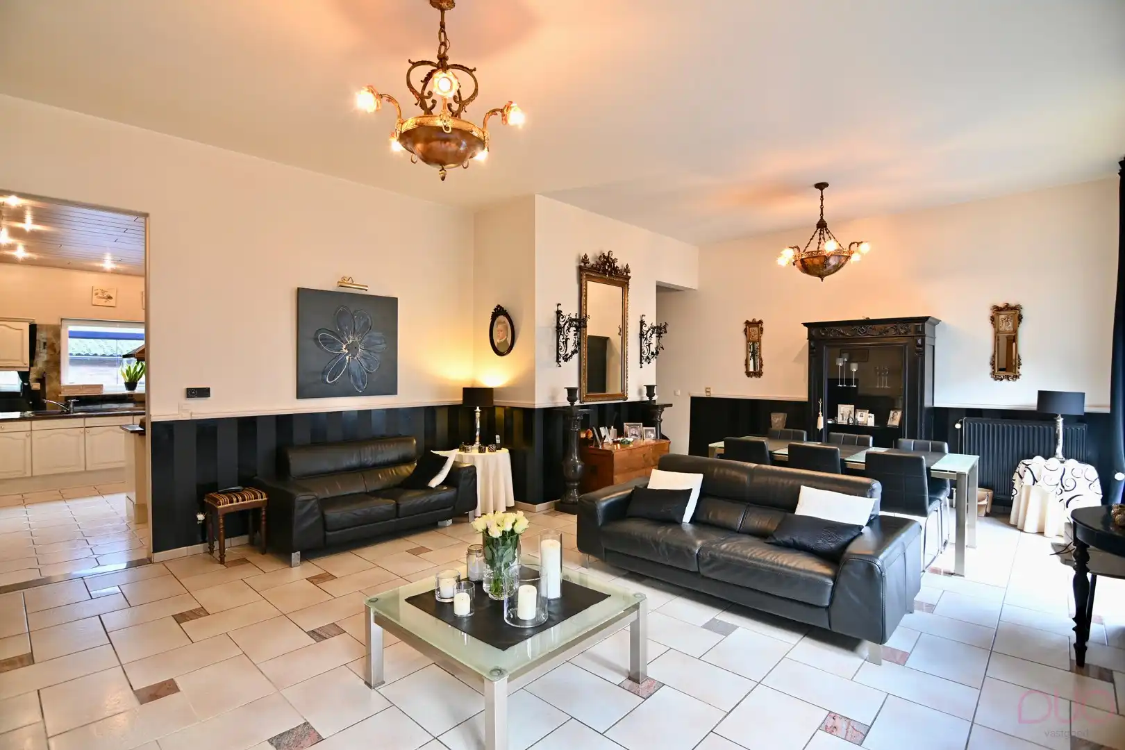 Groot handelspand met aparte ingang, bovenliggende woning en inpandige garage foto 11