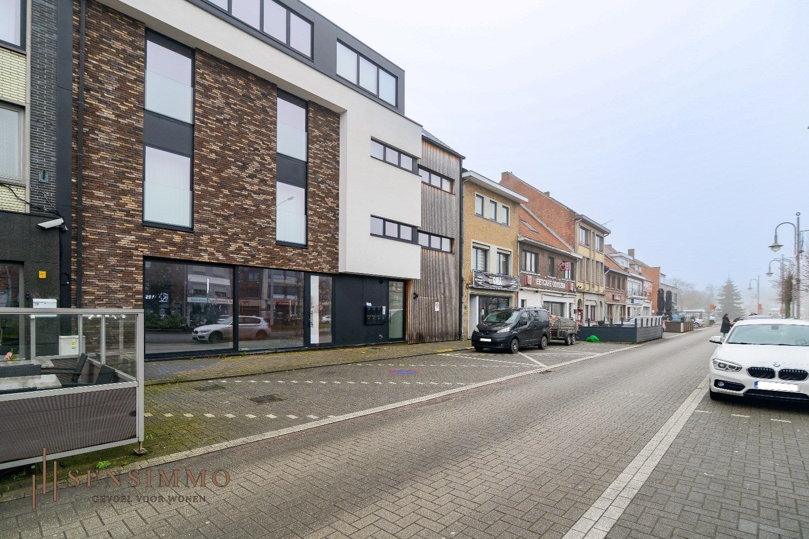  Nieuwbouw casco handelspand met twee private autostaanplaatsen foto 2