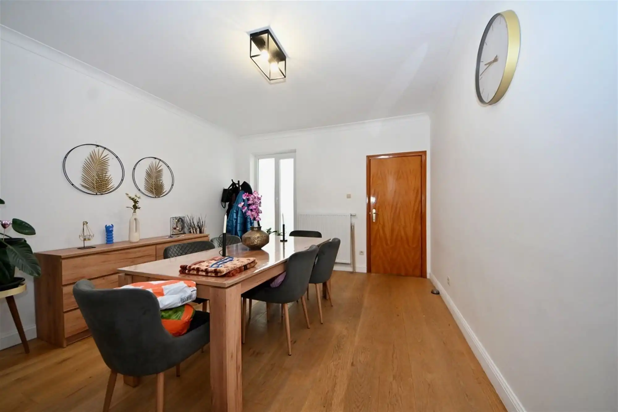 Gerenoveerde woning met 4 slaapkamers en tuin.  foto 4