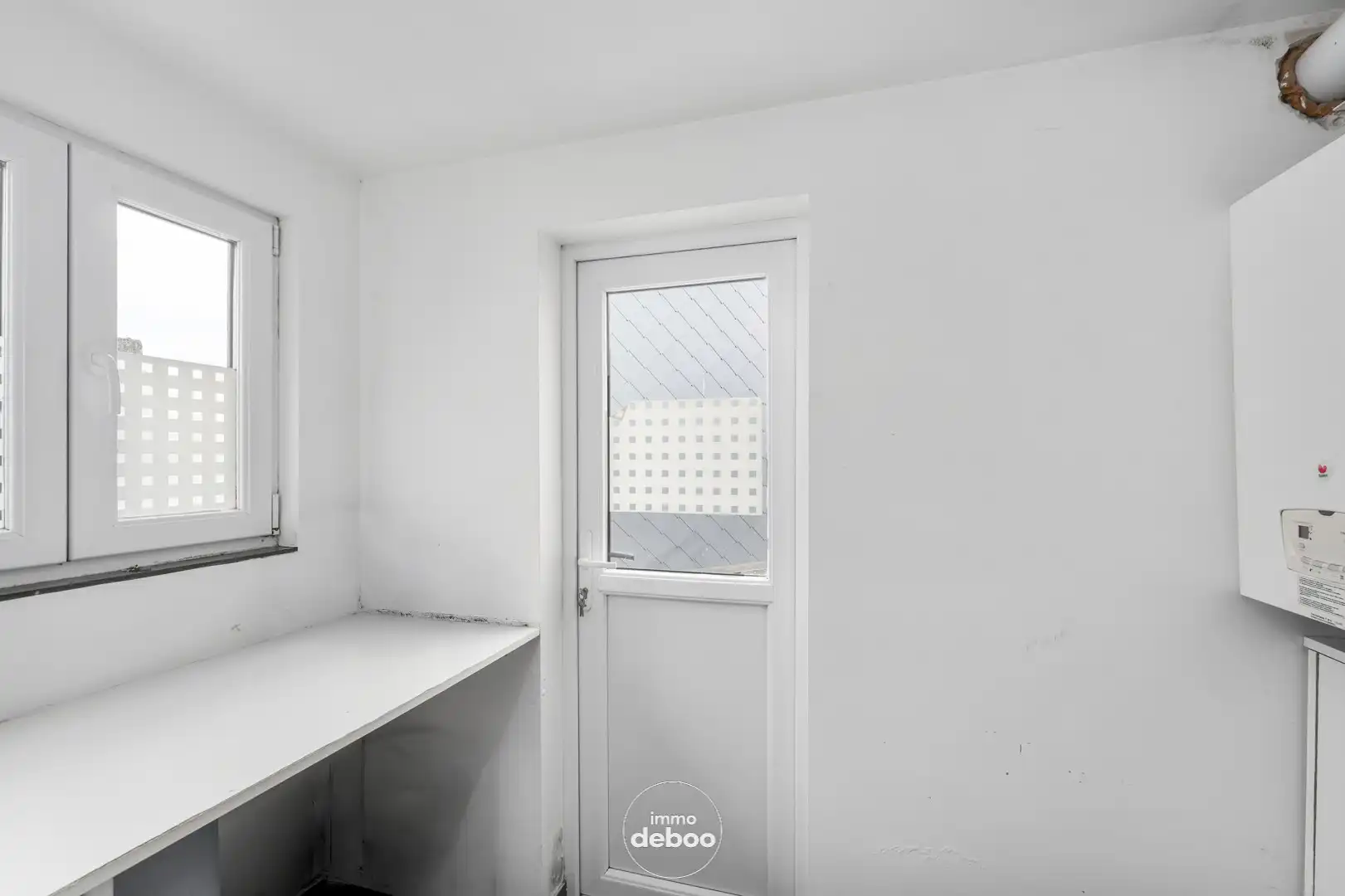 Verzorgde rijwoning met ruime garage foto 17