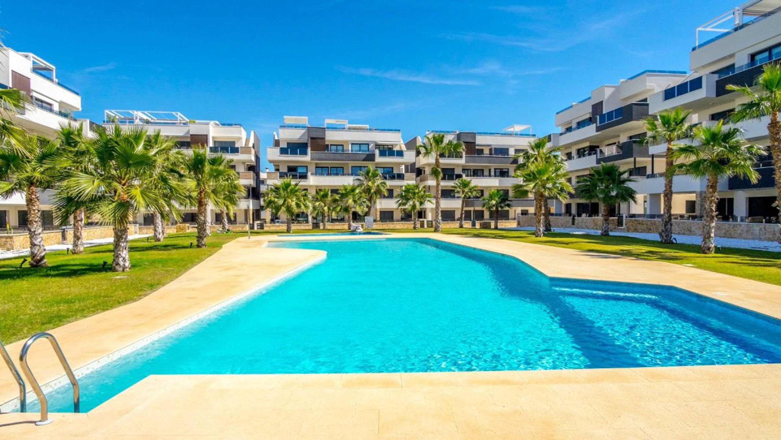 Prachtig hoekappartement in Los Altos, Orihuela Costa foto {{pictureIndex}}