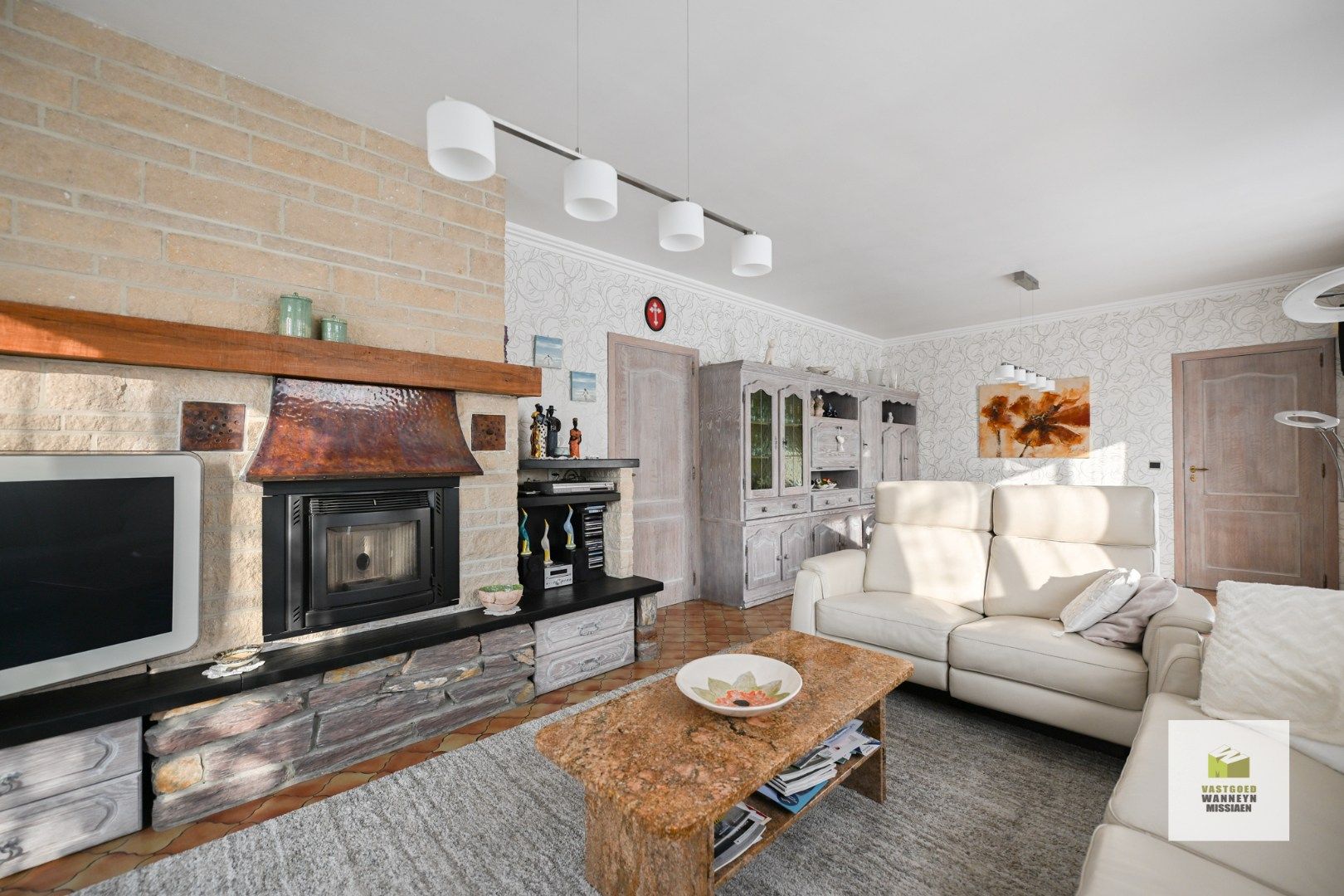 Ruime woning met 5 slaapkamers, groot bijgebouw (100m2) en landelijke vergezichten foto 8