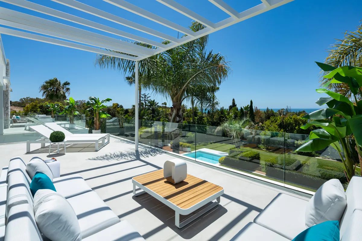 Exclusieve Award-winnende villa in Marbesa: luxe wonen op slechts stappen van het strand! foto 8