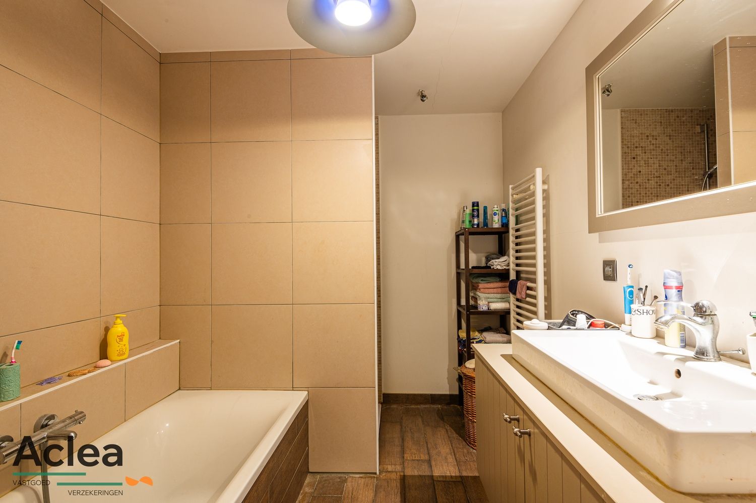 Recente woning in een rustige wijk met 3 slpks! foto 14