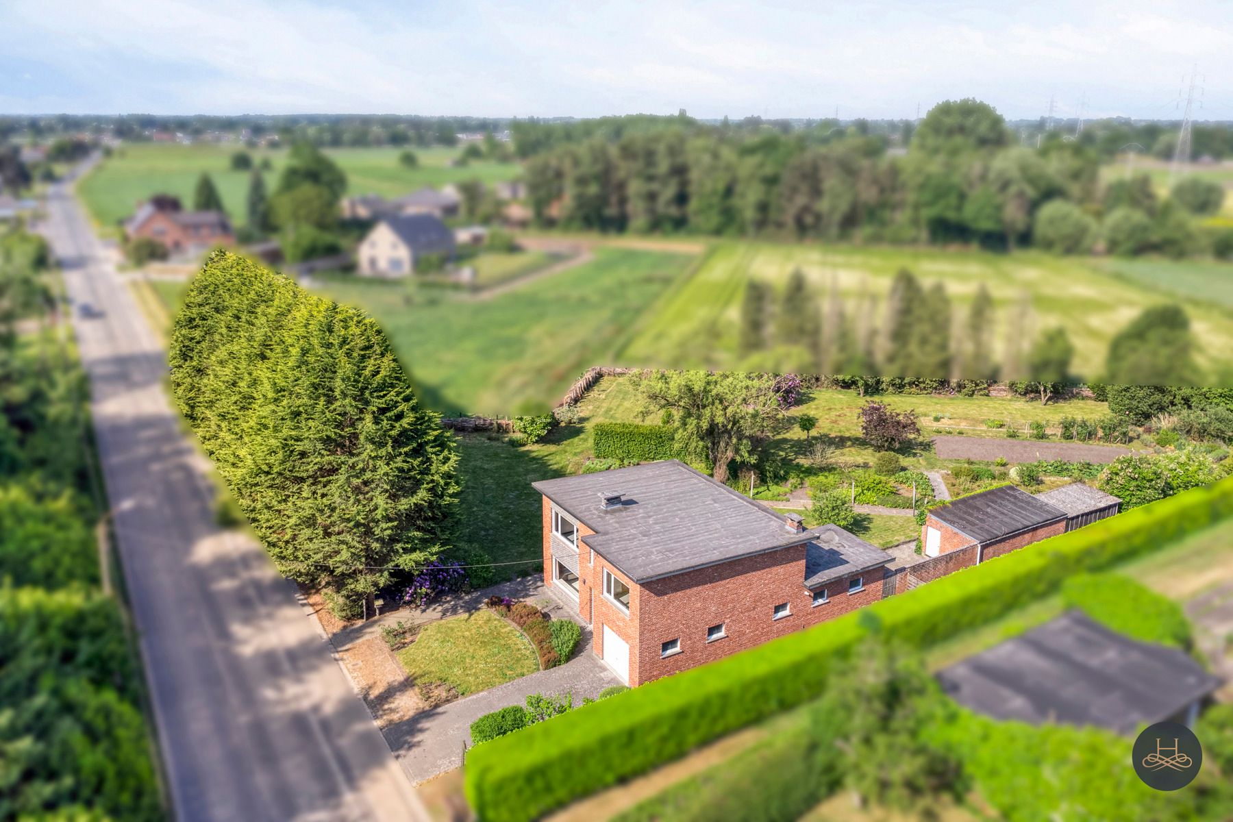 Charmant ruime renovatiewoning gelegen op een enorm perceel foto 40