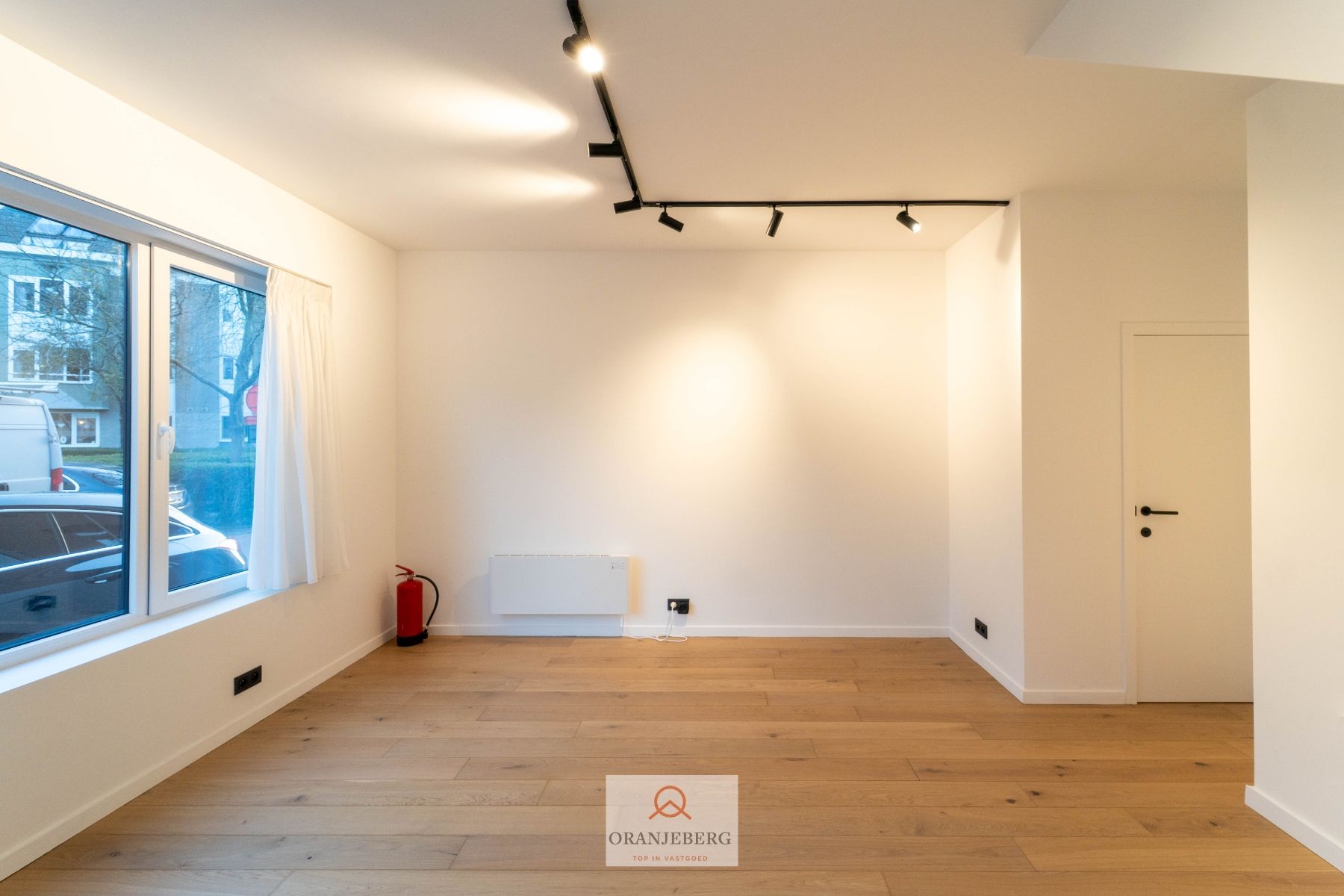 Lichtrijke handels-/ kantoorruime te koop te Sint-Amandsberg foto 17