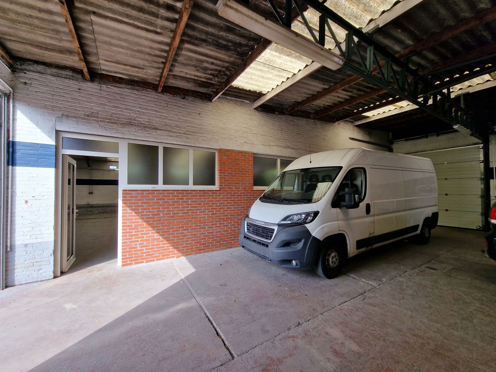 Polyvalente garage 600m² met appartement te Ransberg (Linter) foto 24