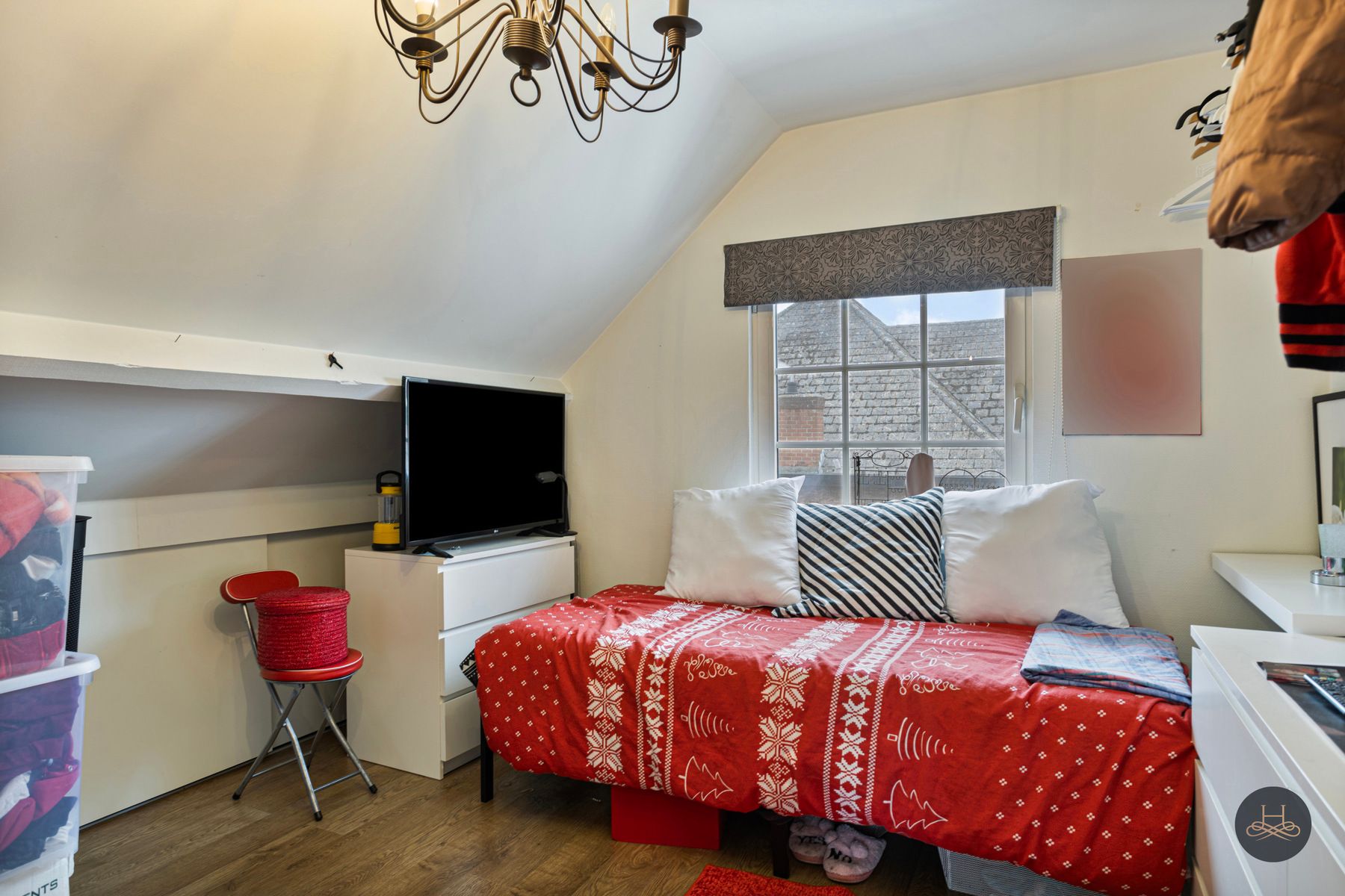 Gerenoveerde woning met grote garage/opslagplaats van +- 90 m2 foto 25