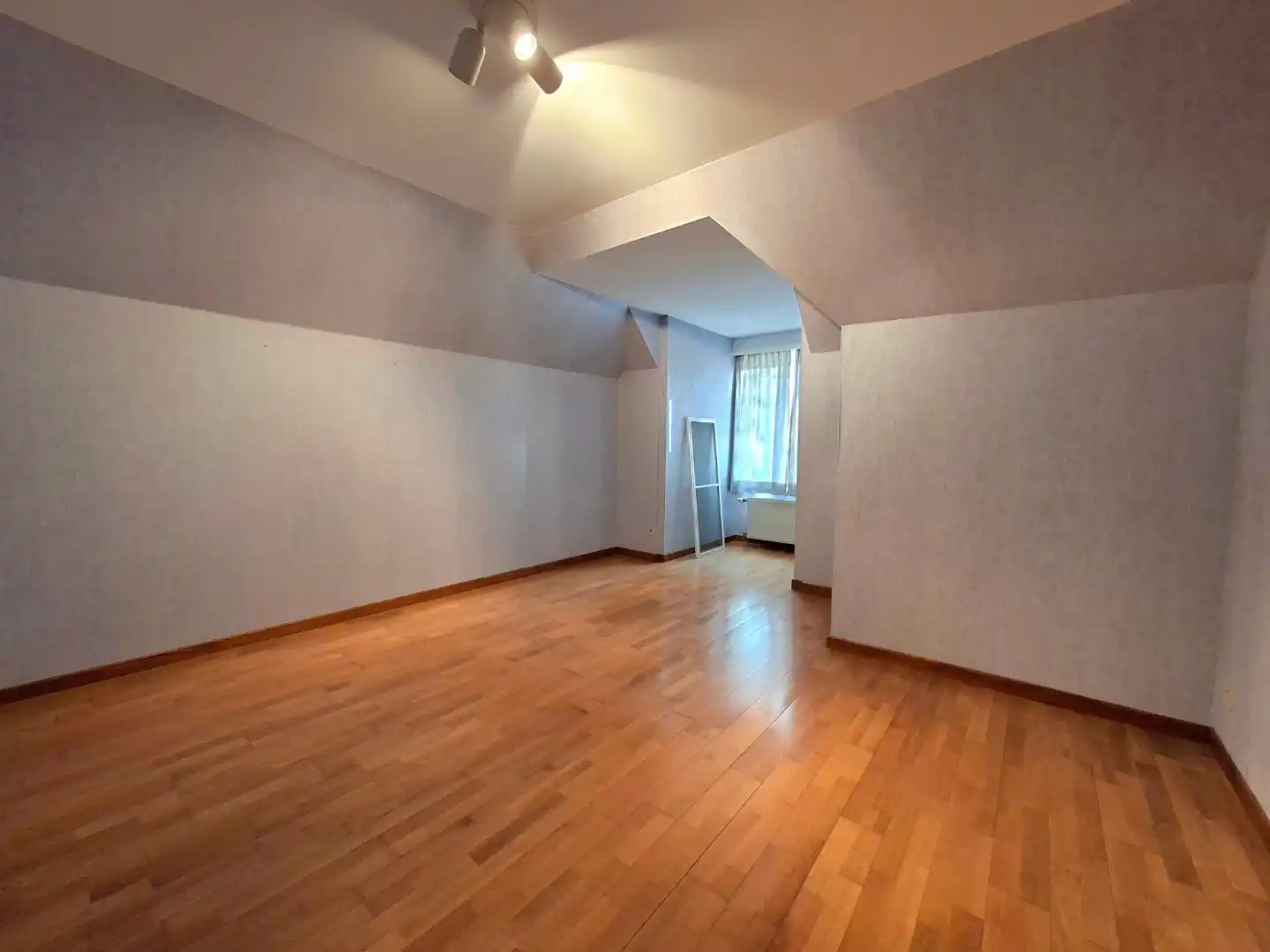 Residentieel gelegen villa foto 11