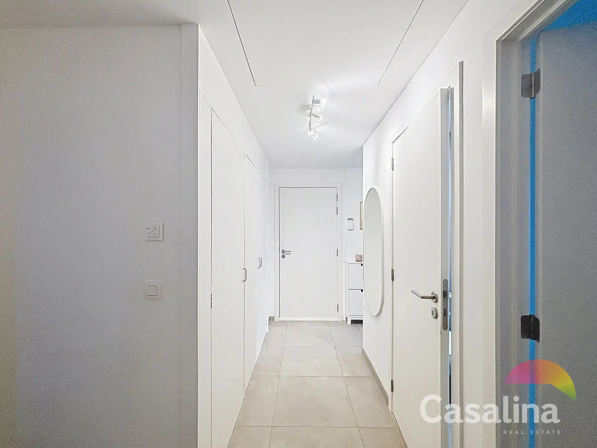 Modern nieuwbouwappartement met terras te huur foto 9