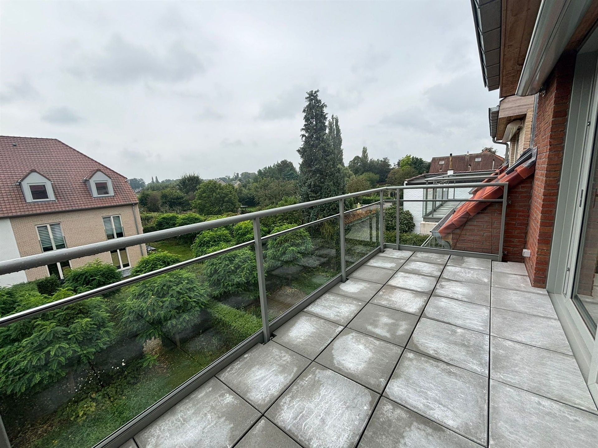 Nieuwbouw appartement nabij het centrum en park! foto 3