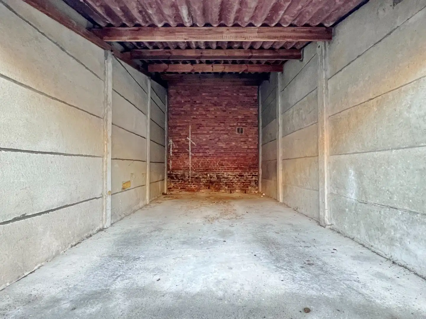 Zeer centraal gelegen garagebox foto 2