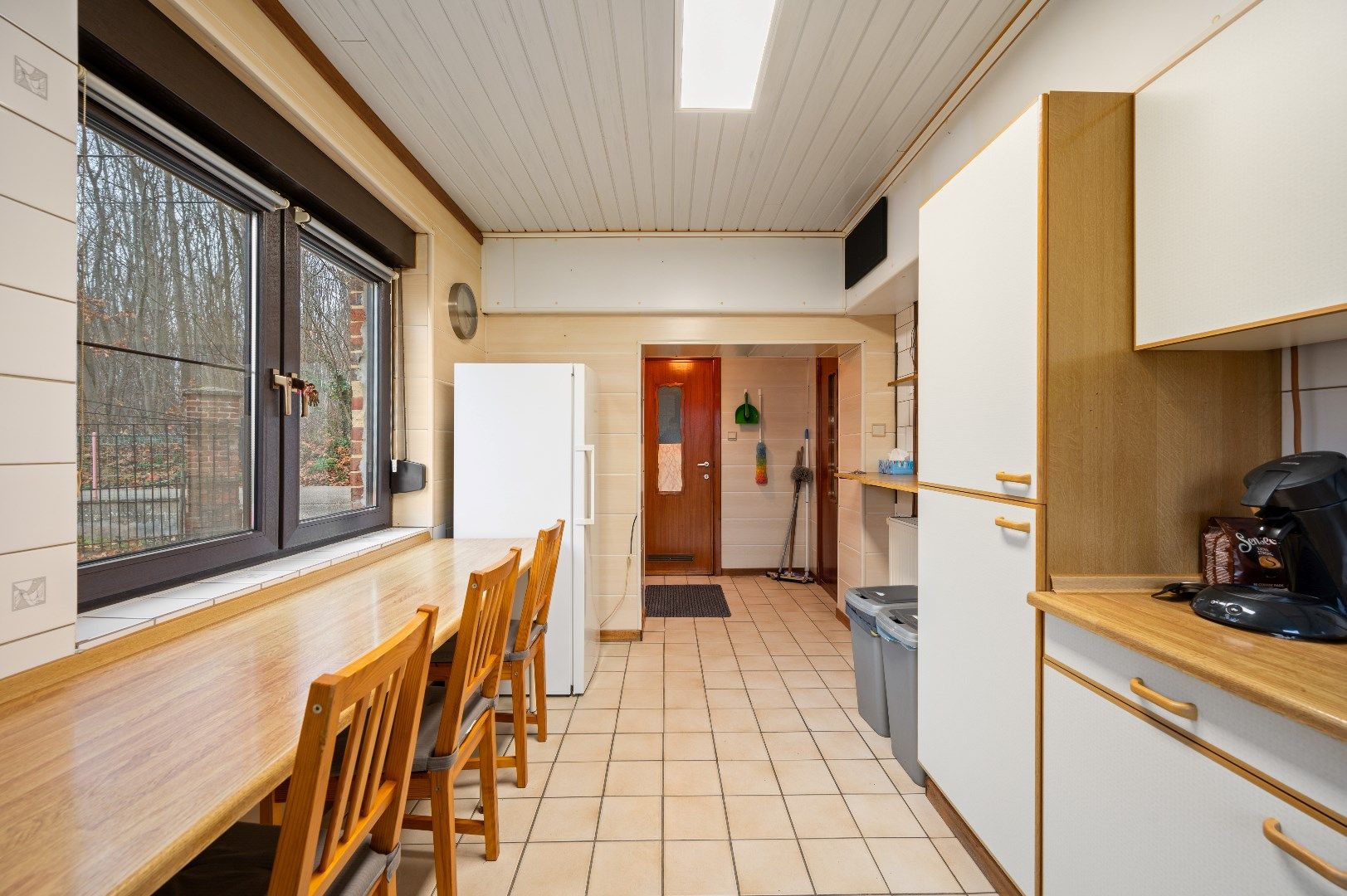 Charmante, te moderniseren woning in het groene Attenrode foto 14