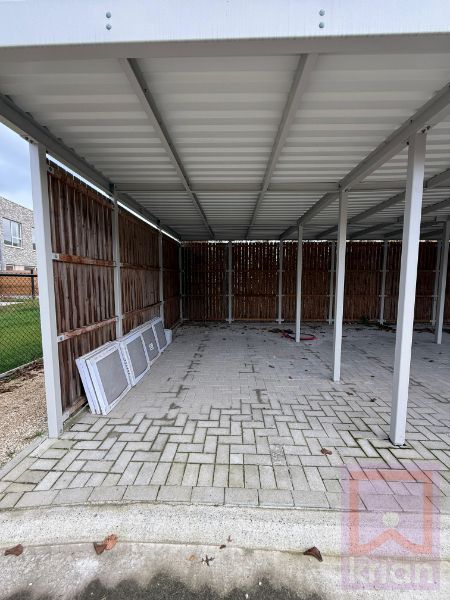 BEMEUBELDE woning met 3 slaapkamers, tuin en carport. foto 5