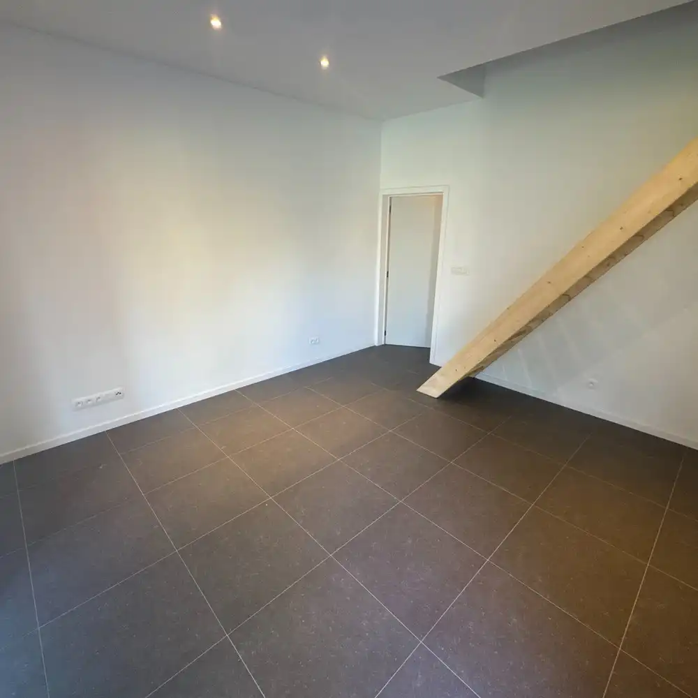 Volledig gerenoveerde energiezuinige woning (EPC A) en tuin in hartje Rumbeke foto 4