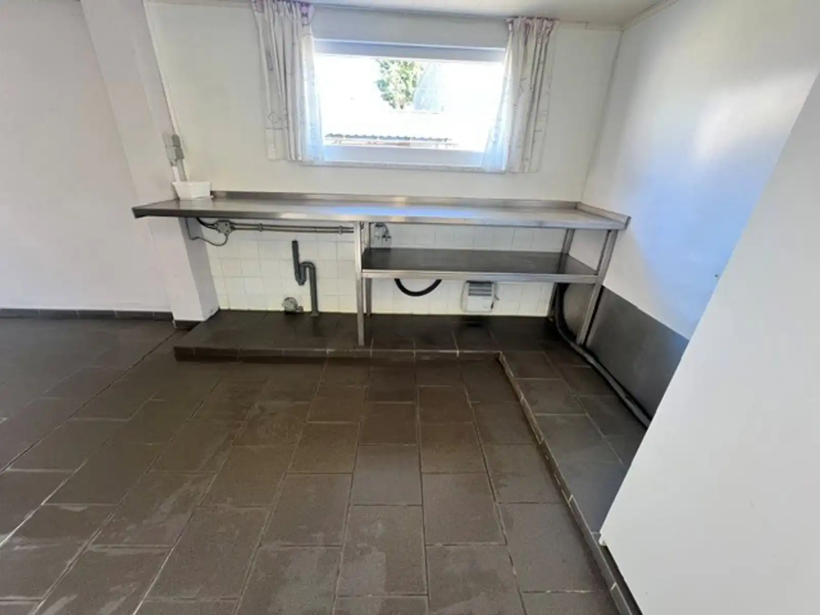 Halfopenbebouwing met 4 slaapkamers, garage en grote tuin. foto 17