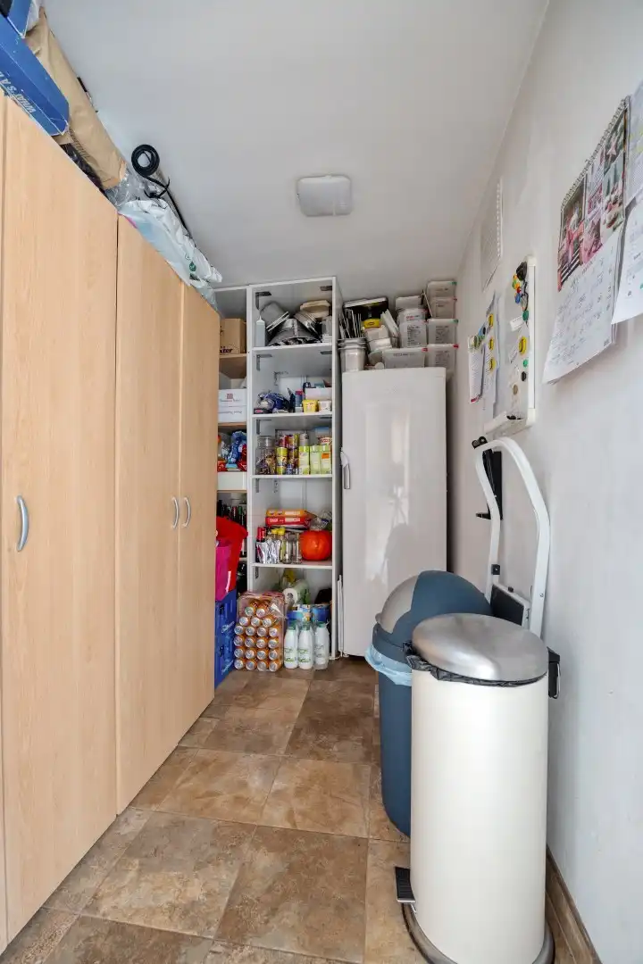 Ruime gezinswoning in rustige centrumligging foto 15