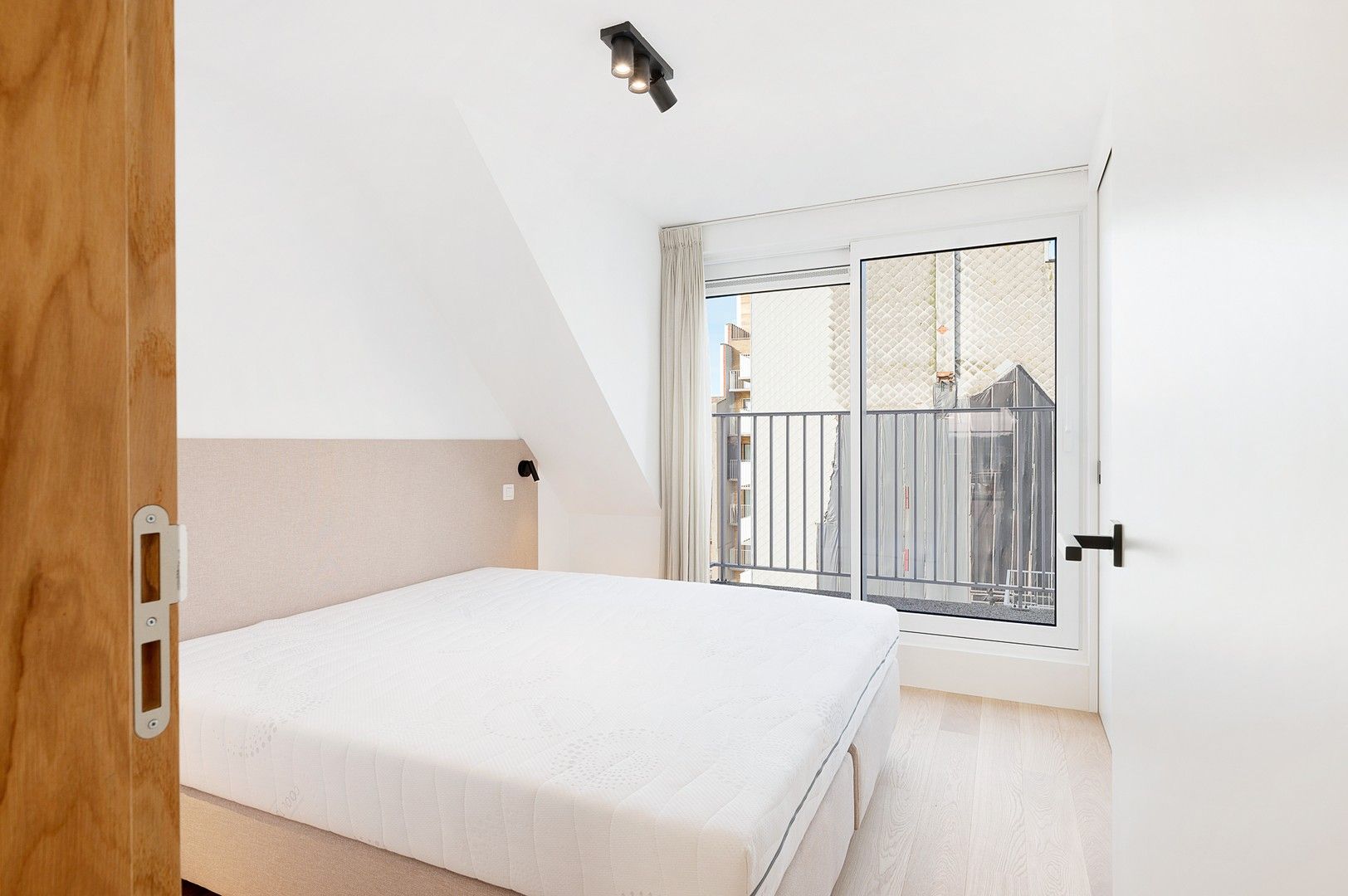 Zonnig gerenoveerd duplex penthouse appartement te Zoute foto 15