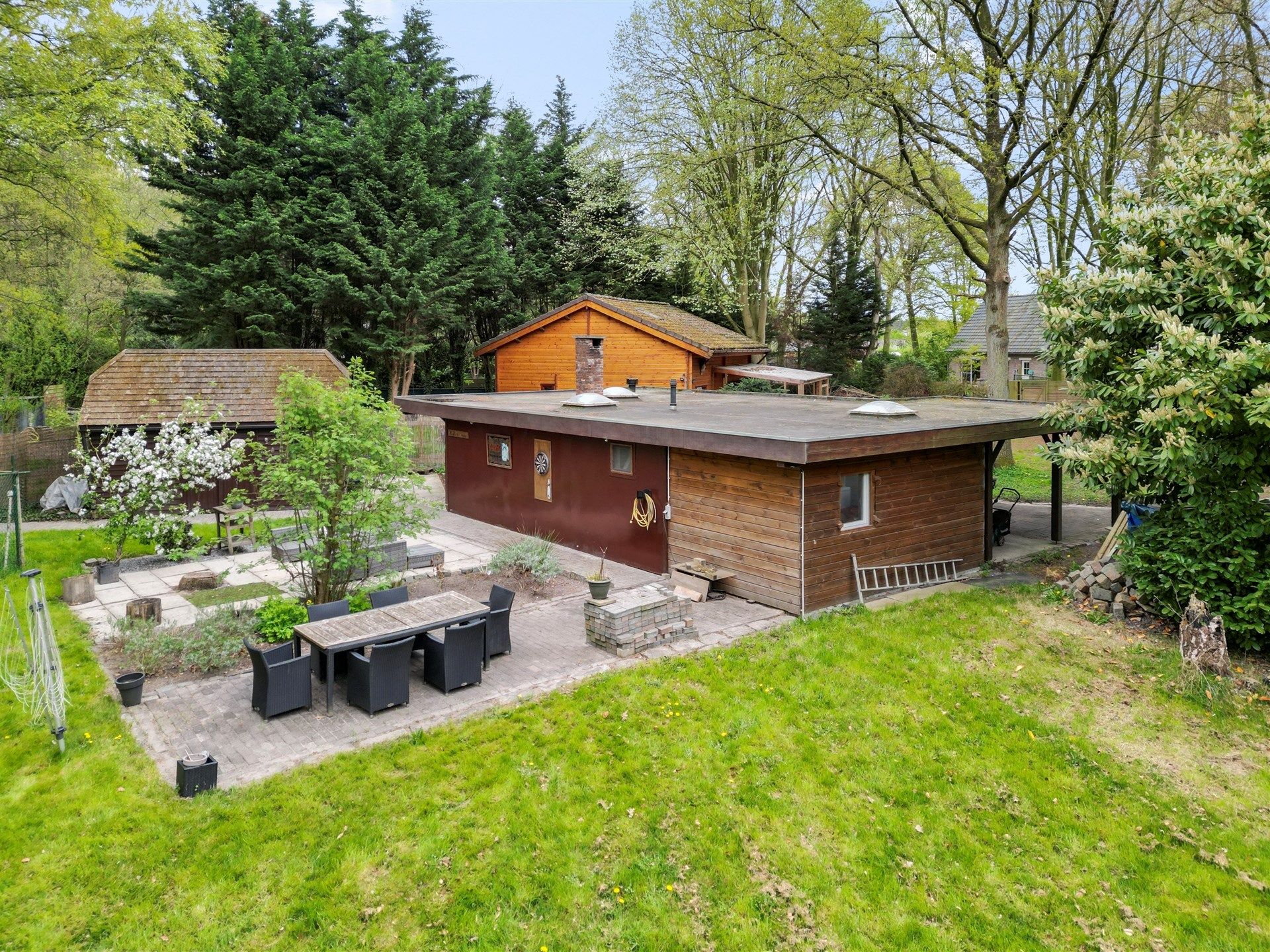 Hoofdfoto van de publicatie: Open bebouwing op 1.197m² (wonen mogelijk !)