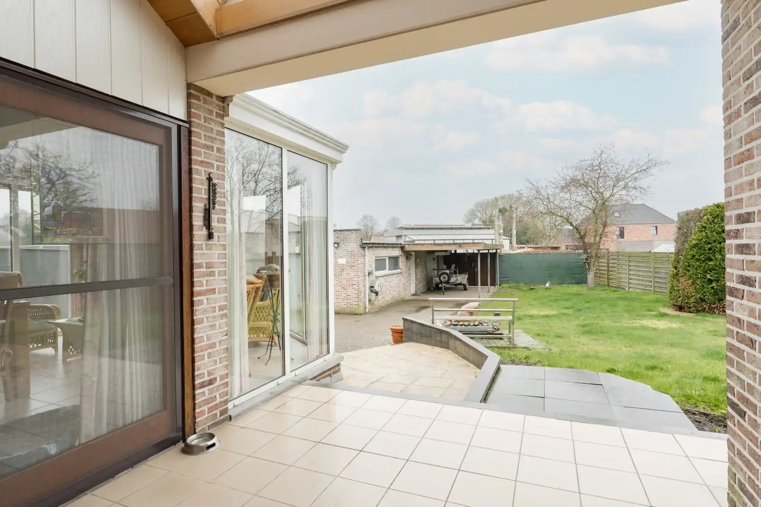 Mooie vrijstaande woning te koop vlakbij het centrum met 4 slaapkamers rustig gelegen op 10a10ca. foto 42