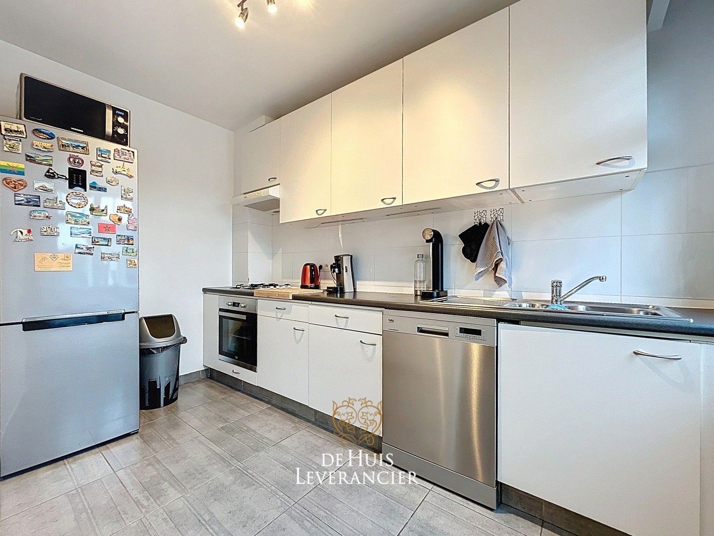 Trendy hi-tech appartement in hartje Edegem te koop foto 7