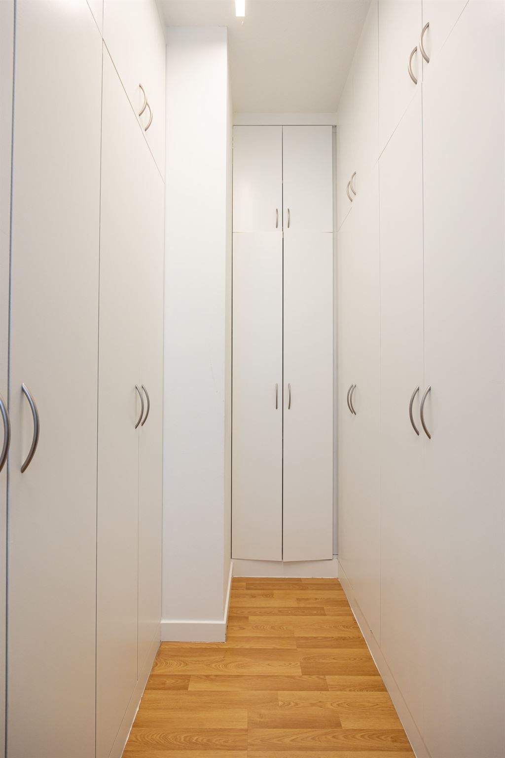 Instapklaar, gerenoveerd app. met 2 slaapkamers  foto 6