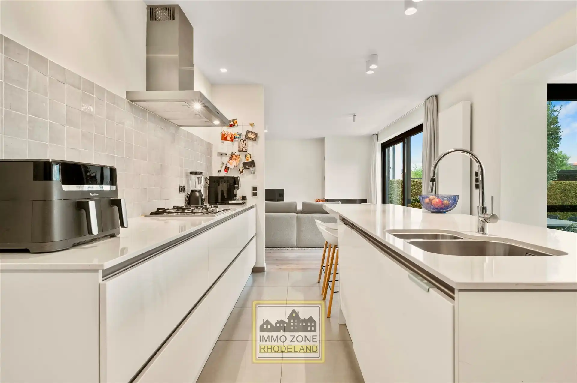 Sublieme moderne woning met prachtige tuin foto 11