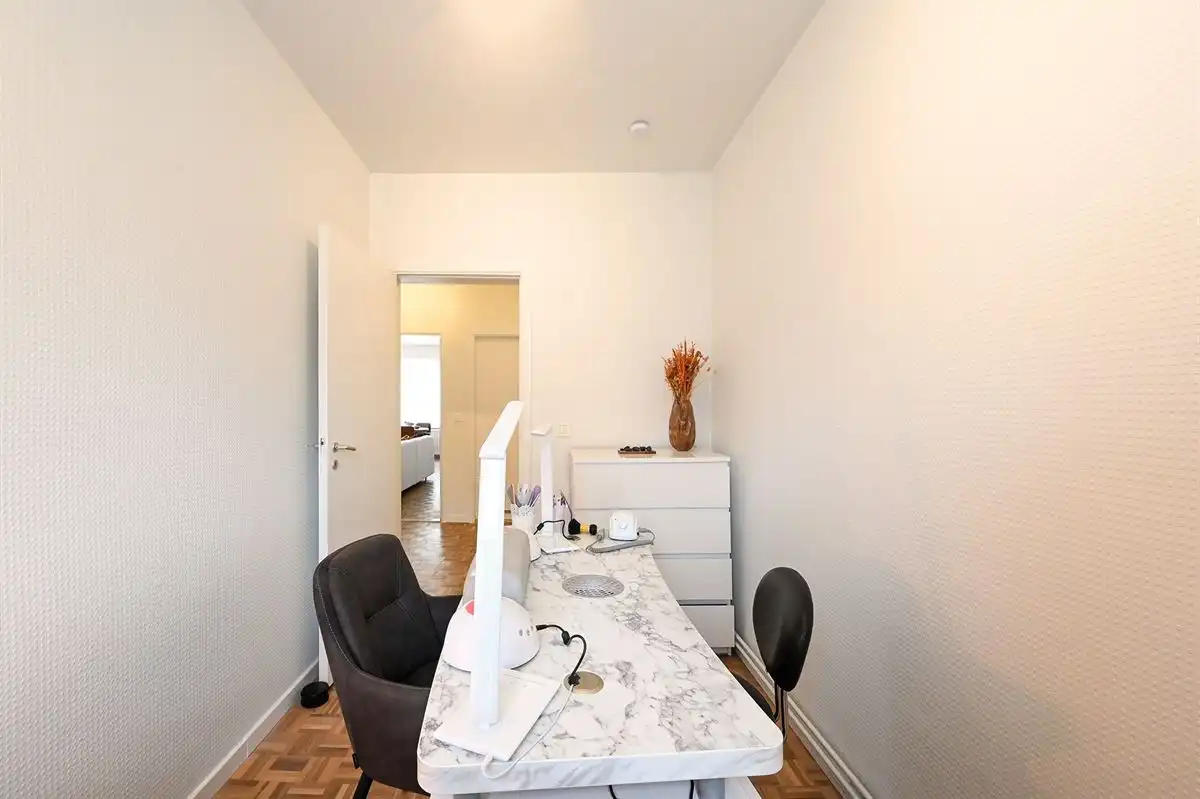 Mooi hoekappartement met garage foto 17