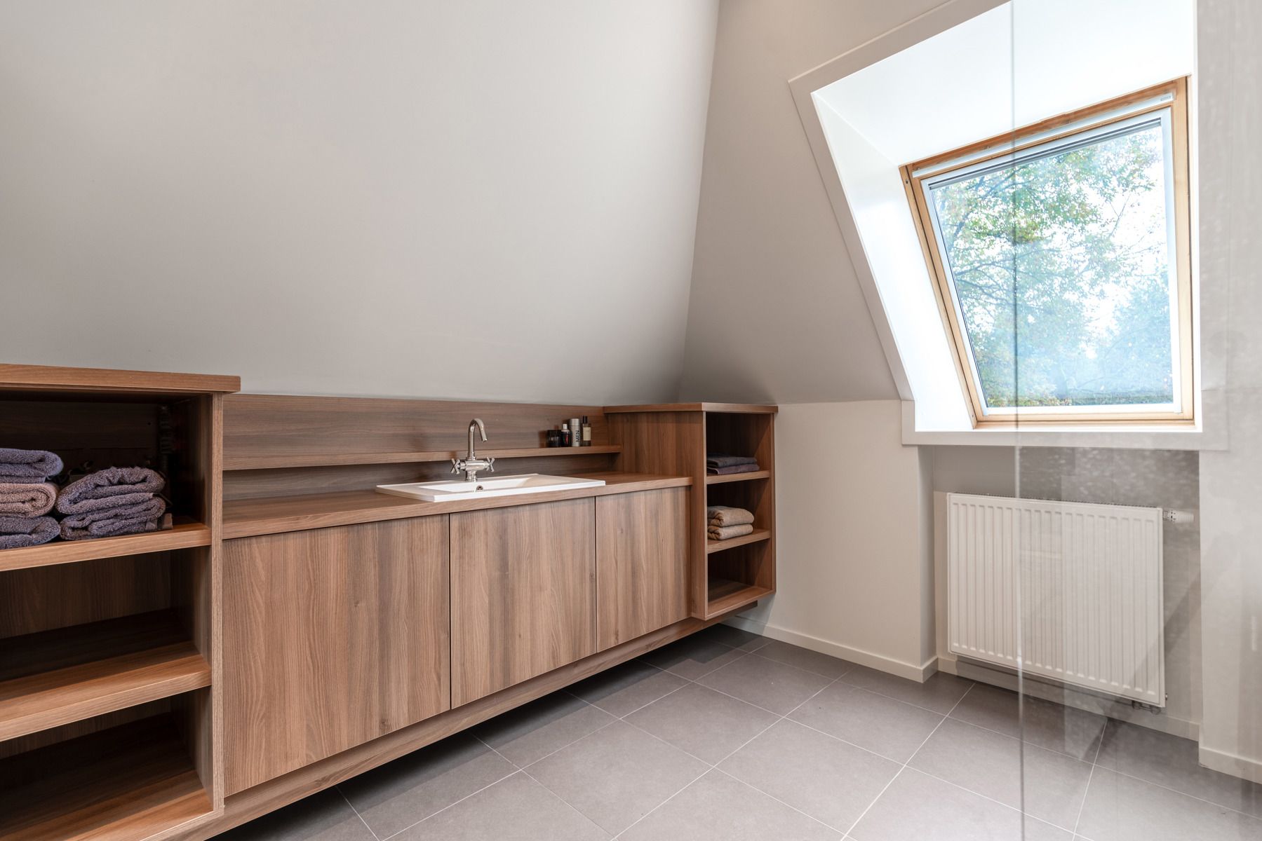 Verrassend ruime, stijlvolle en instapklare villa met prachtige ZW-tuin. foto 20