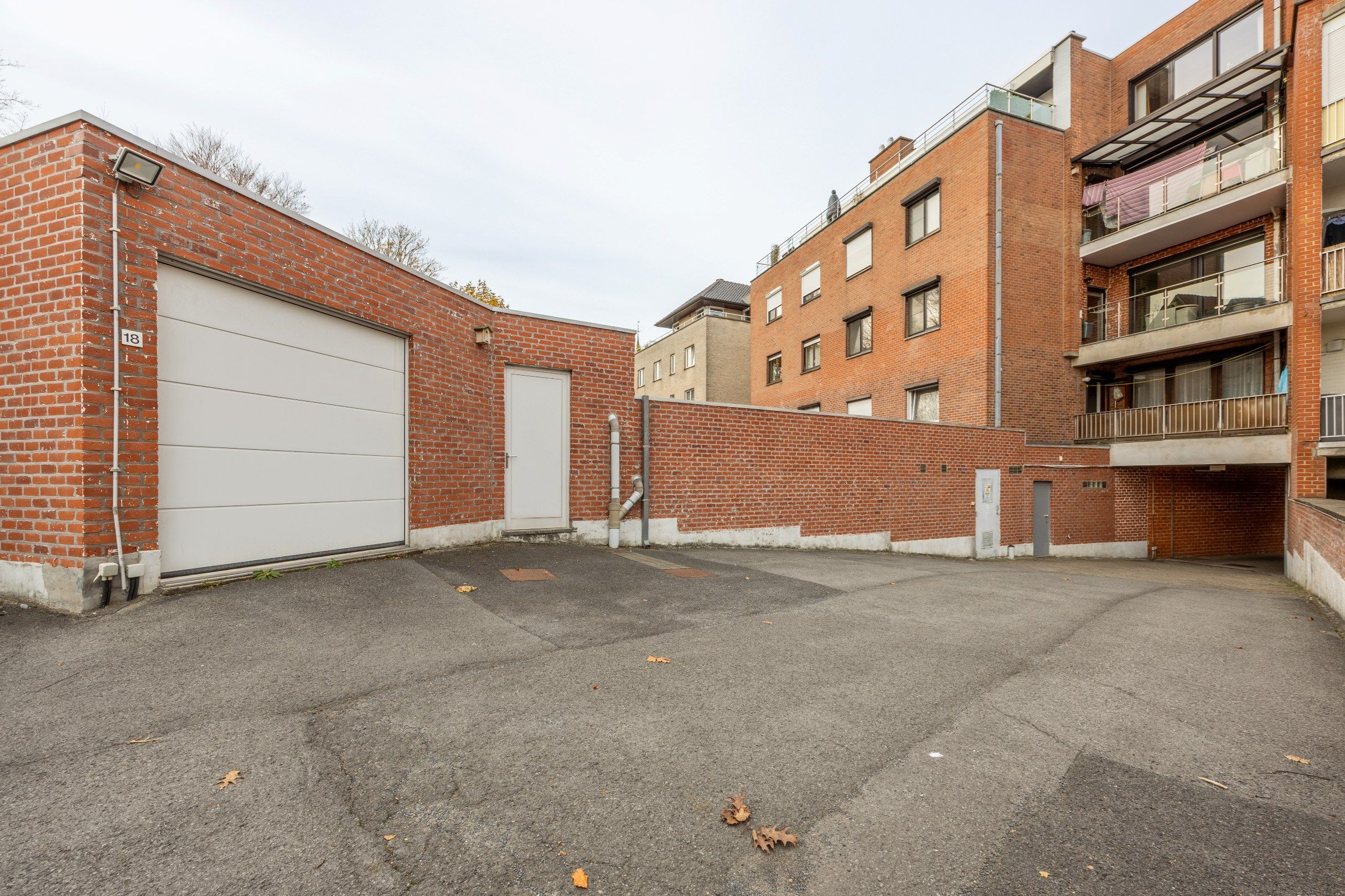 CENTRAAL GELEGEN COMMERCIEEL HANDELSPAND foto 29