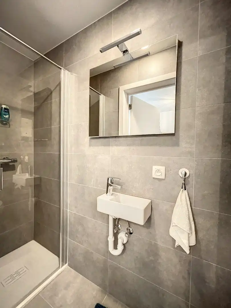 VERNIEUWDE STUDIO MET PANORAMISCH ZICHT foto 4