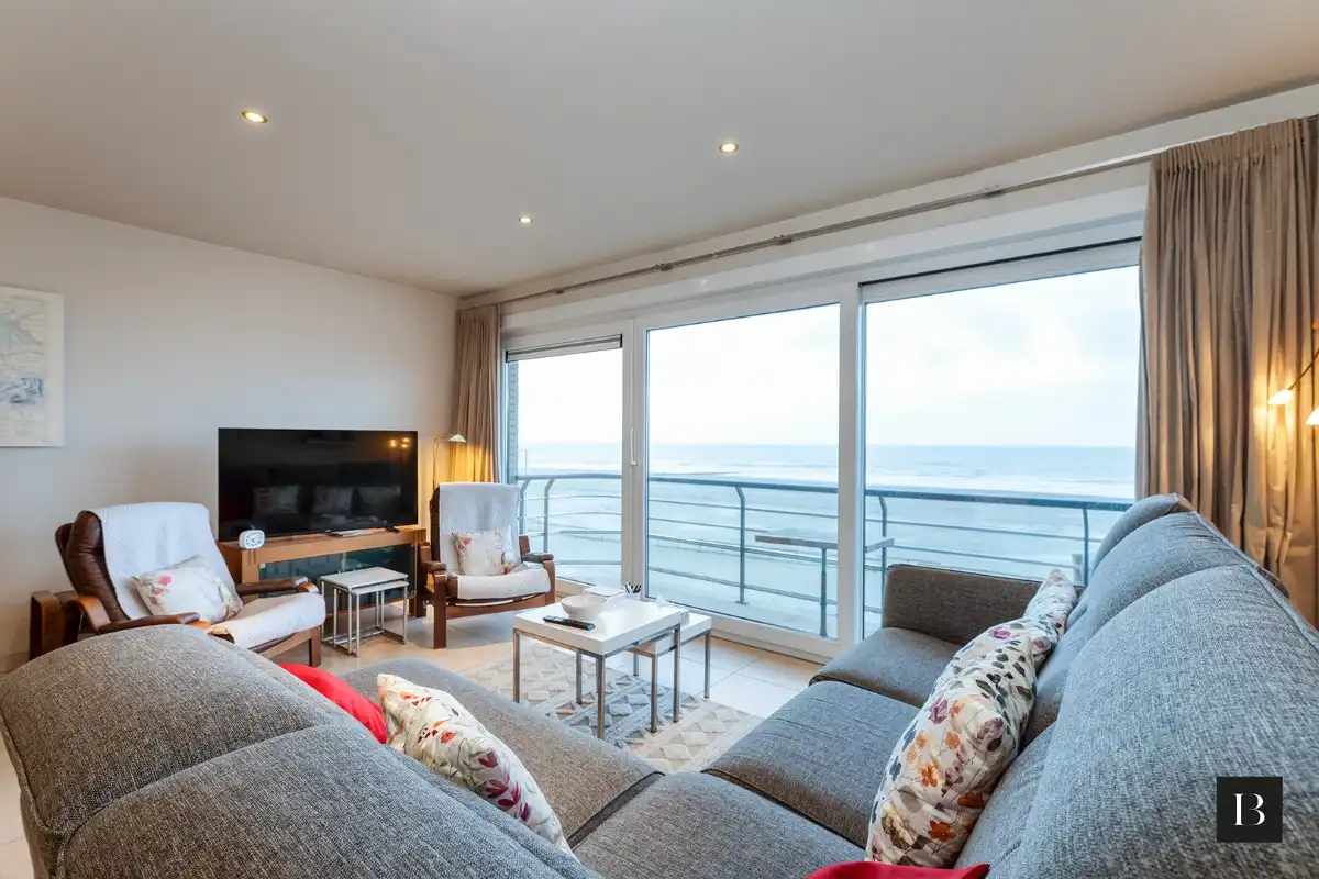 prachtig appartement op de zeedijk te Blankenberge foto 3