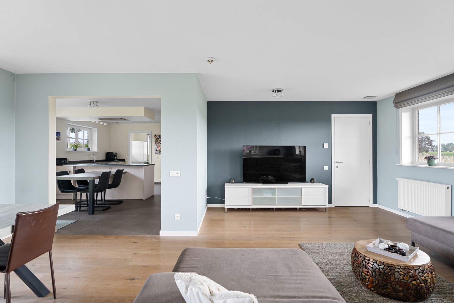Exclusieve woning met klasse, ruimte en zicht op groen foto 7