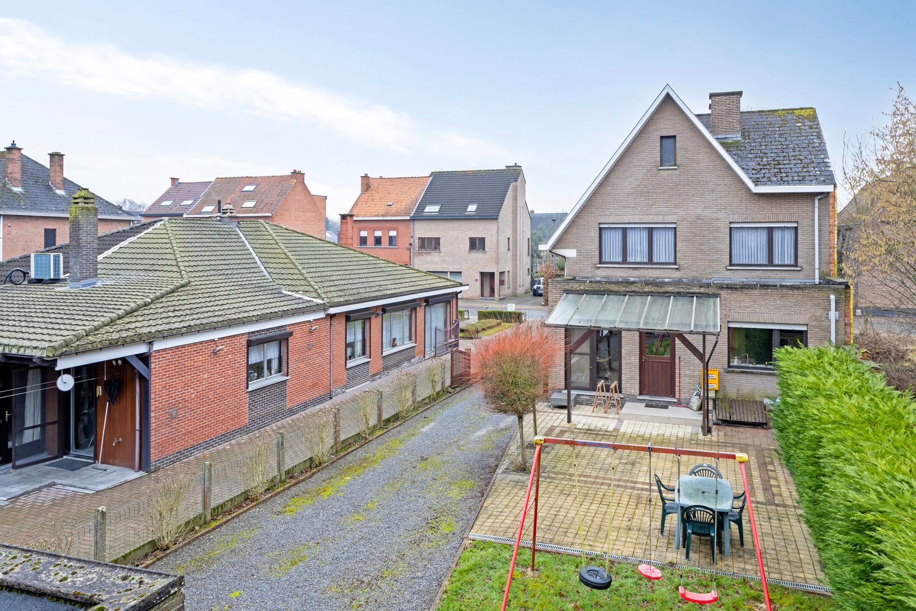 Gezinswoning met 3 slpk, grote tuin, garage en staanplaatsen foto 19