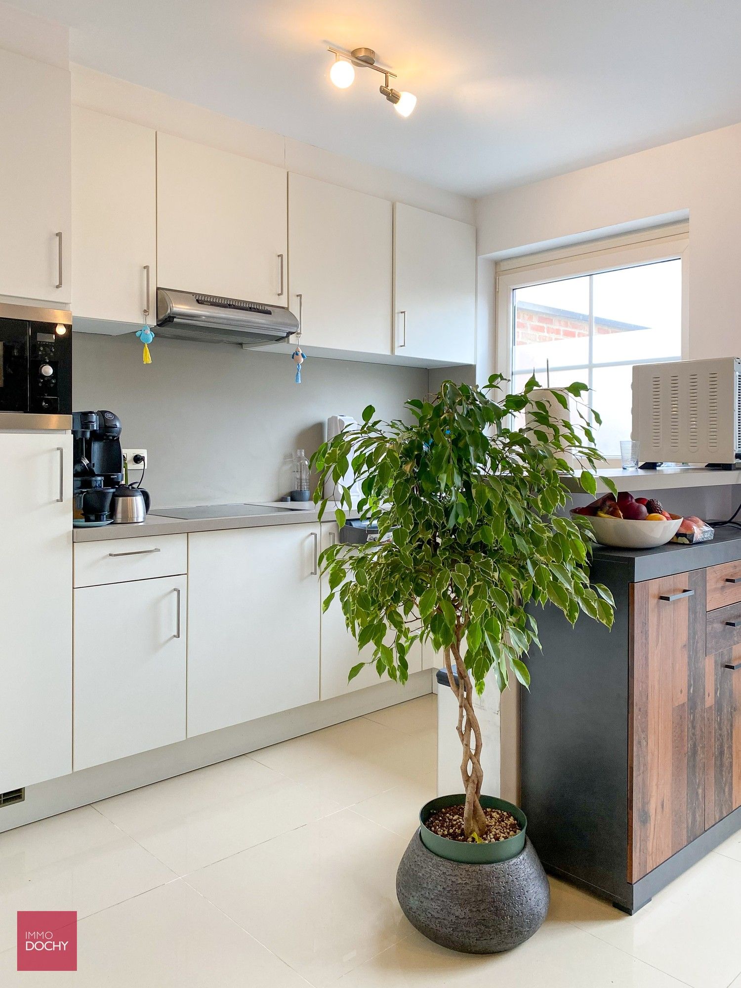 Mooie instapklare recente woning | Izegemstraat foto 3