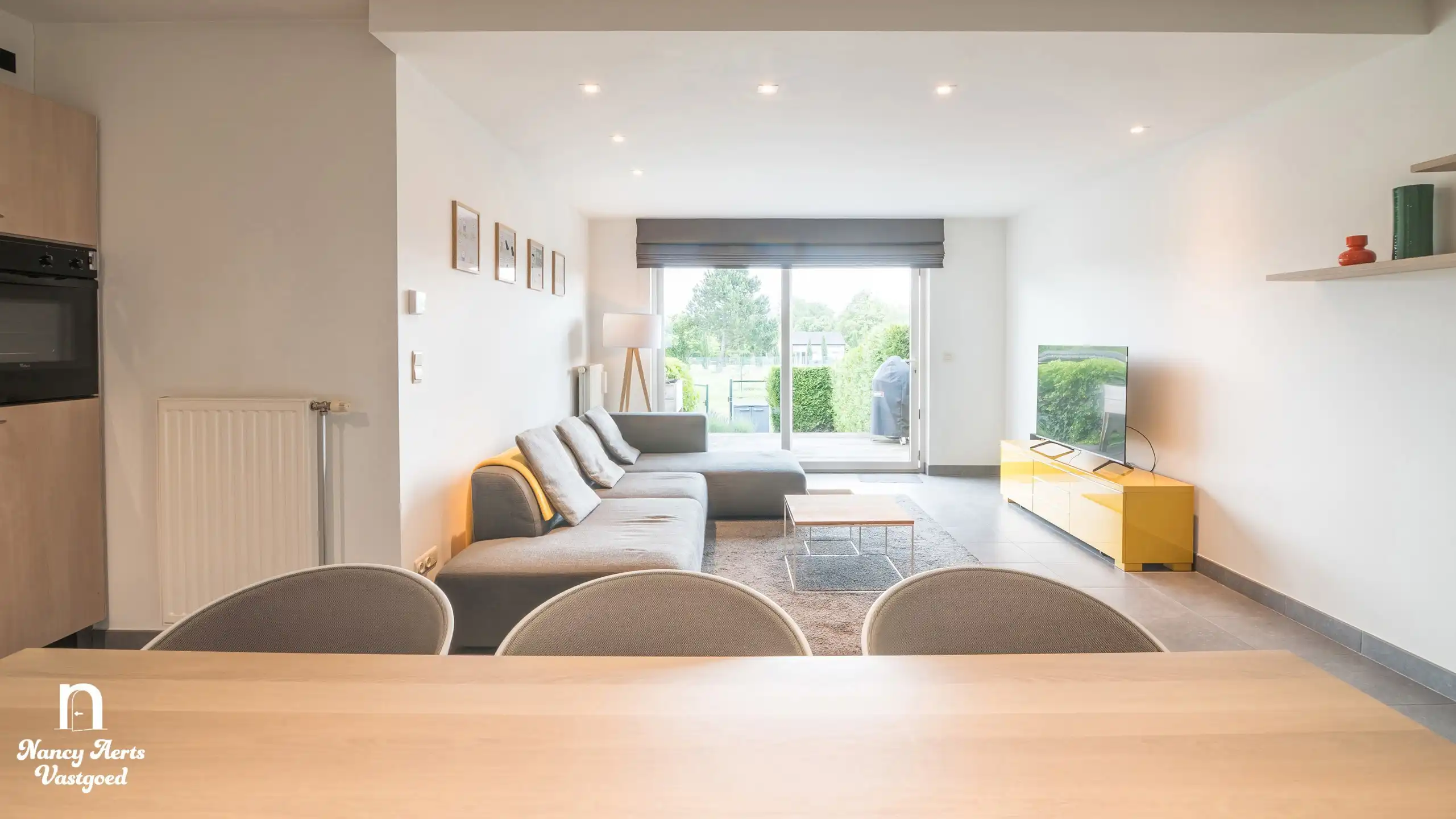 Lichtrijk gelijkvloers appartement met tuin en mooi uitzicht foto 8