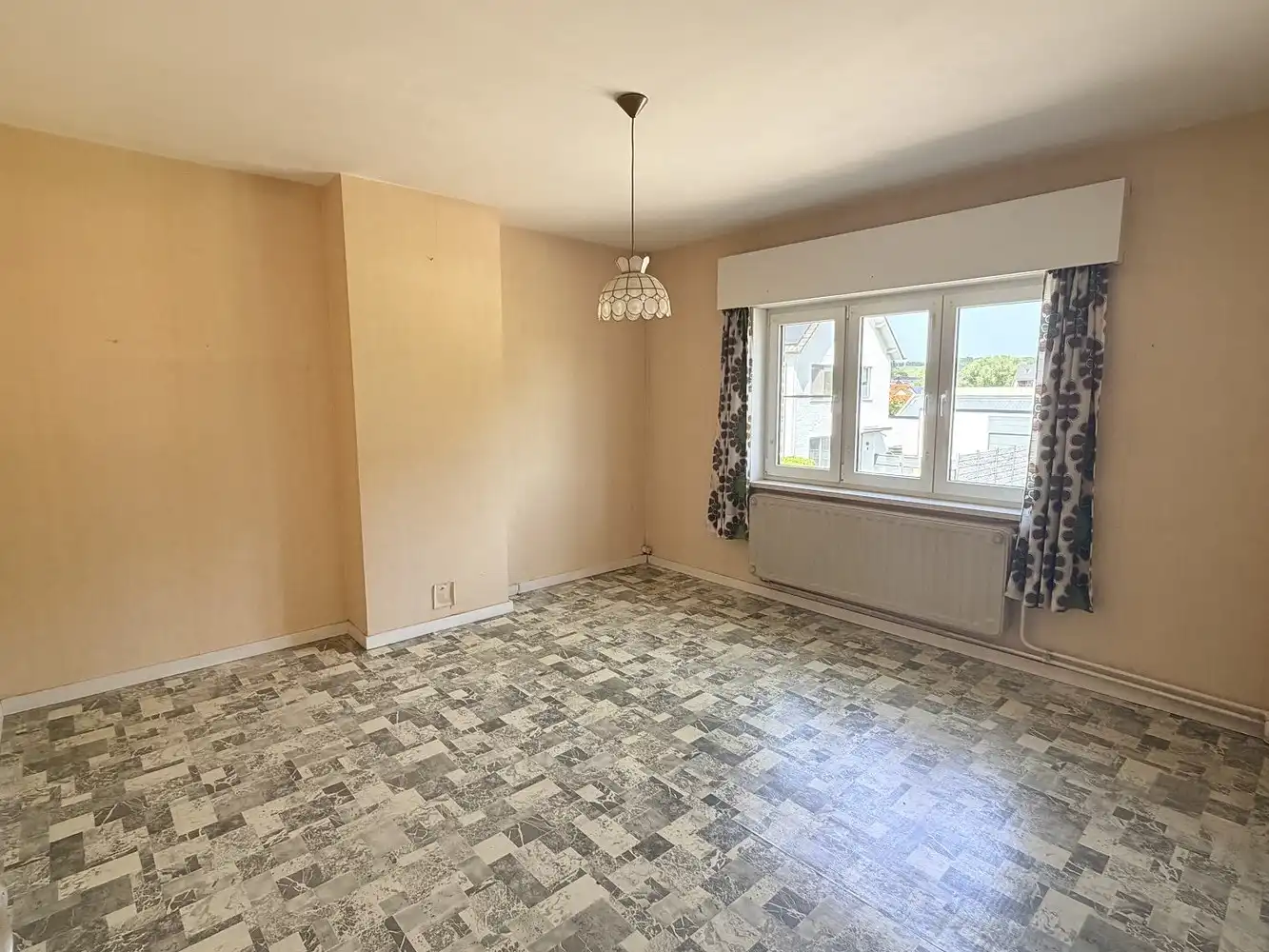 Charmante te renoveren woning op een perceel van ca. 15 are met zuidgerichte tuin foto 12