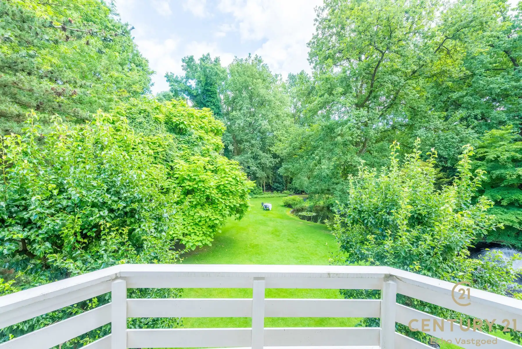 Karaktervol landhuis met prachtige tuin van ca 4209m² foto 25
