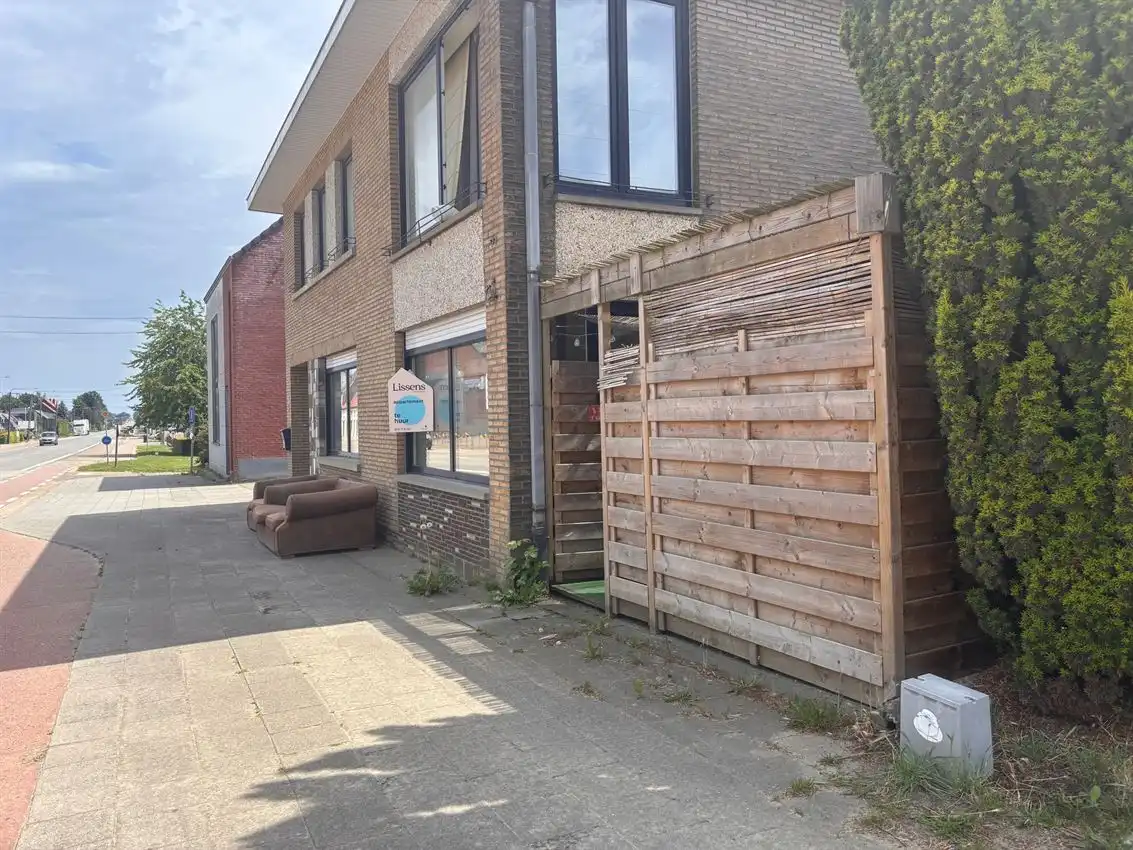 Gelijkvloers appartement met 2 slpk., terras, parking   foto 2