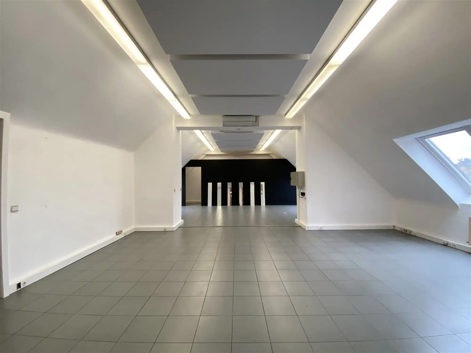 Bureauruimte op commerciële locatie  foto 6