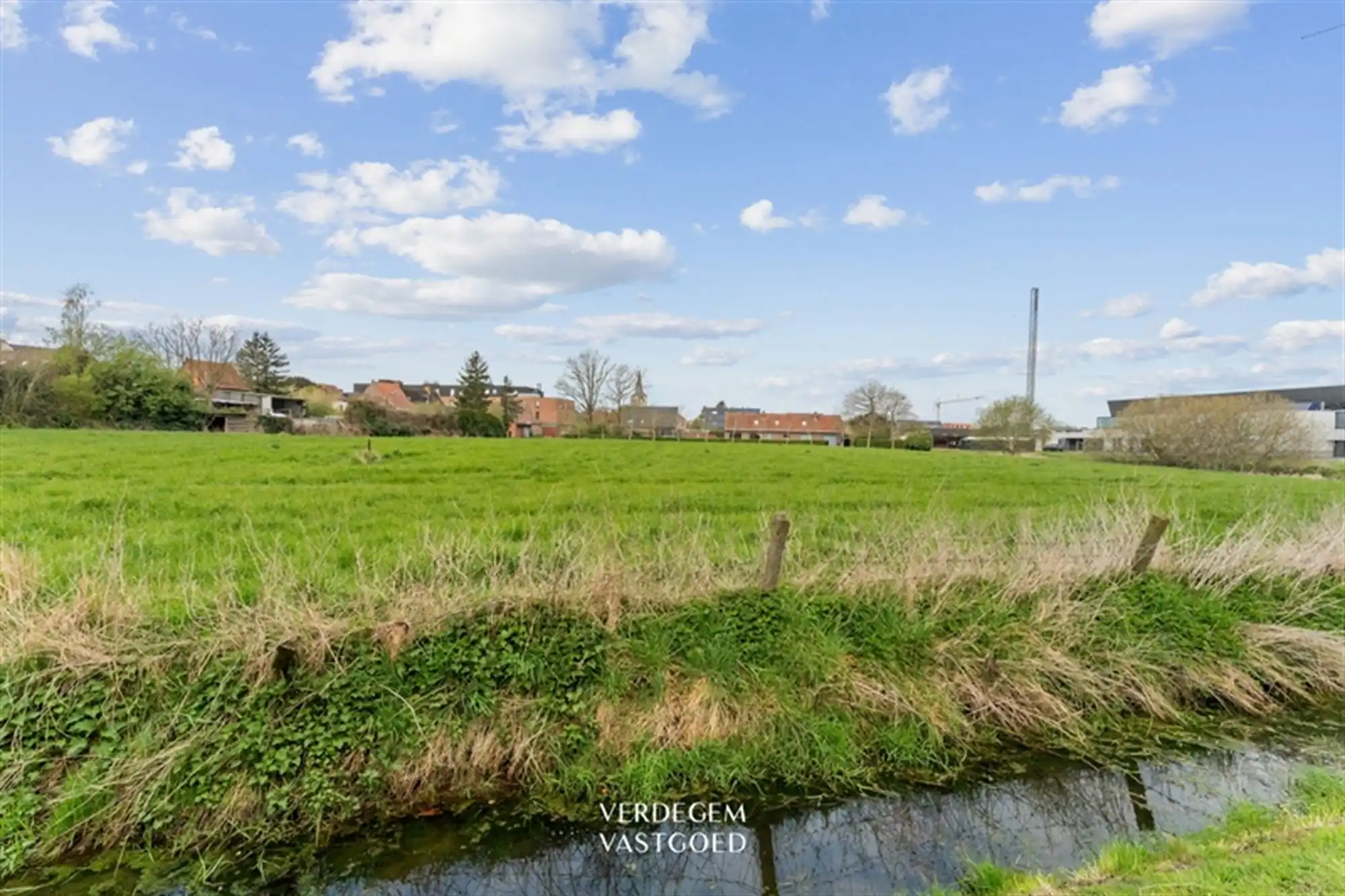 Hoevewoning met schuur en uniek zicht op weilanden en knotwilgen foto 21