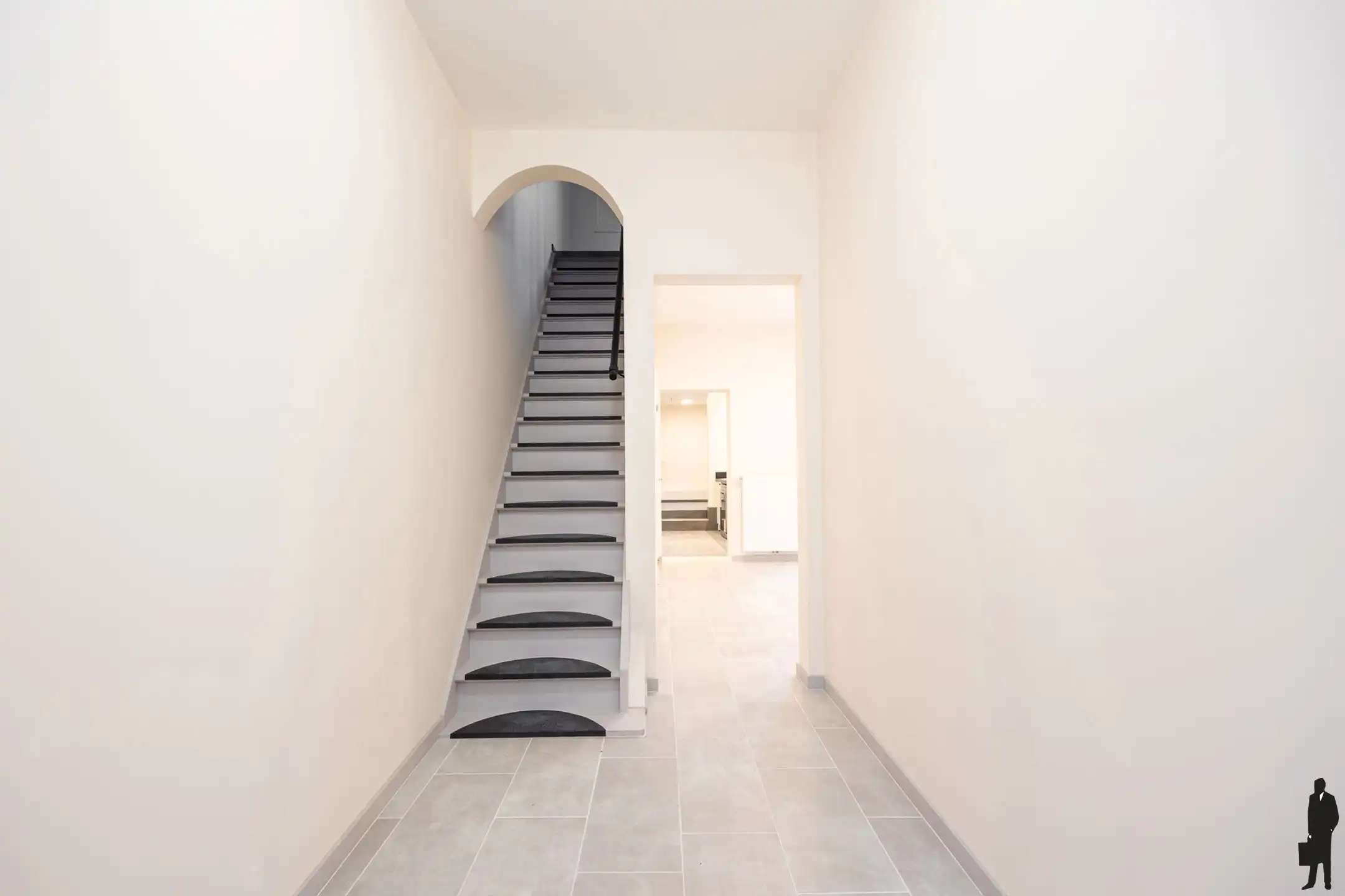 Volledig gerenoveerd stadswoning met 4 slpk en stadstuin! foto 2