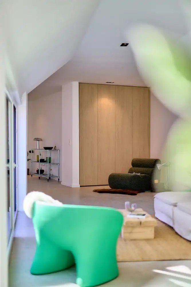 Gerenoveerde halfopen woning met 3 slaapkamers, bureau, parking en tuin in Sint-Denijs-Westrem foto 4