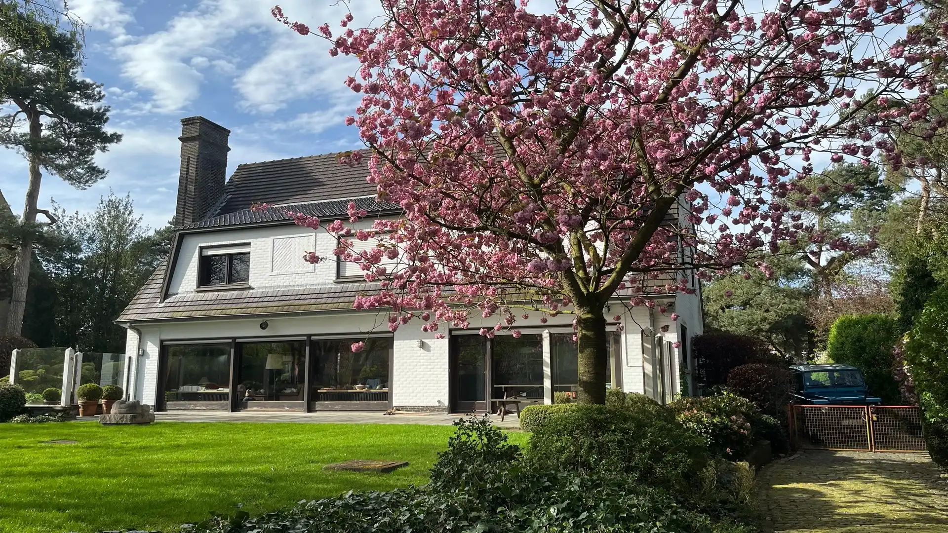 Hoofdfoto van de publicatie: Exclusieve villa in het Zoute, rustig gelegen nabij de Boslaan op 1.704 m2