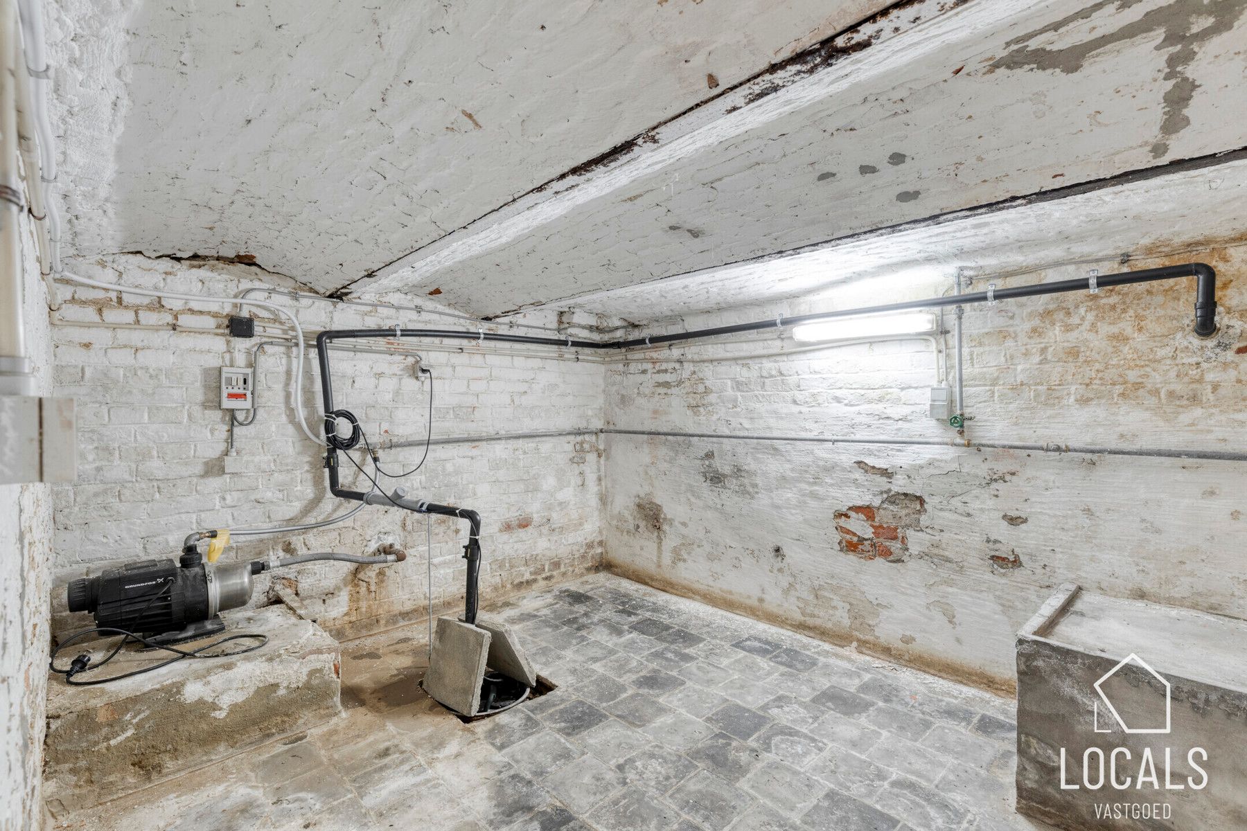 Rustig gelegen hoeve met bijgebouwen en veel potentieel foto 21