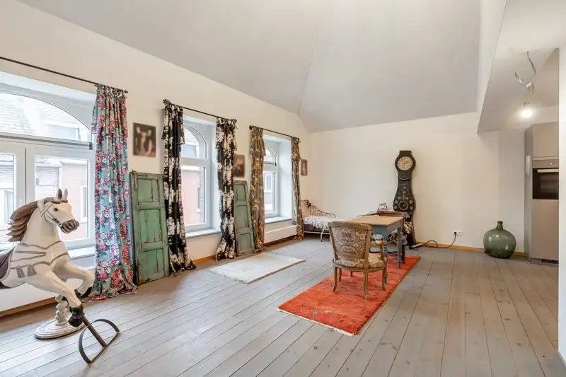 Woonappartement met handelsruimte in het centrum van Wommersom foto 10