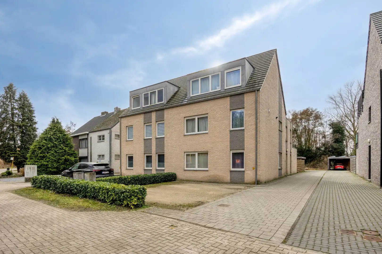 Kleinschalig appartementsgebouw bestaande uit 4 appartementen + 4 carports. foto 28