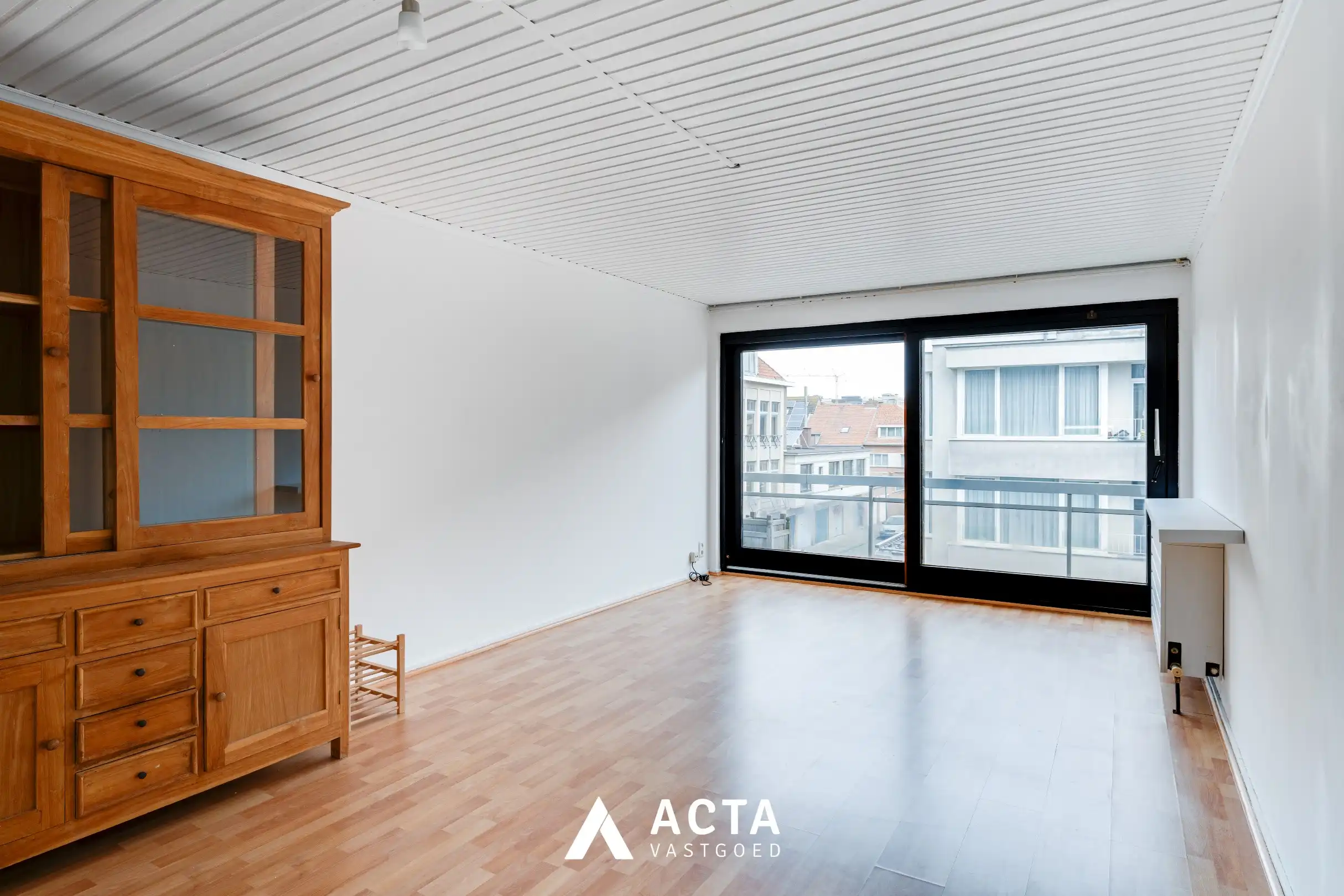 Instapklare studio met terras in Mariakerke foto {{pictureIndex}}